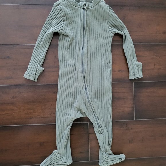 Old Navy Other - Old navy 2 way zip ribbed footie sleeper